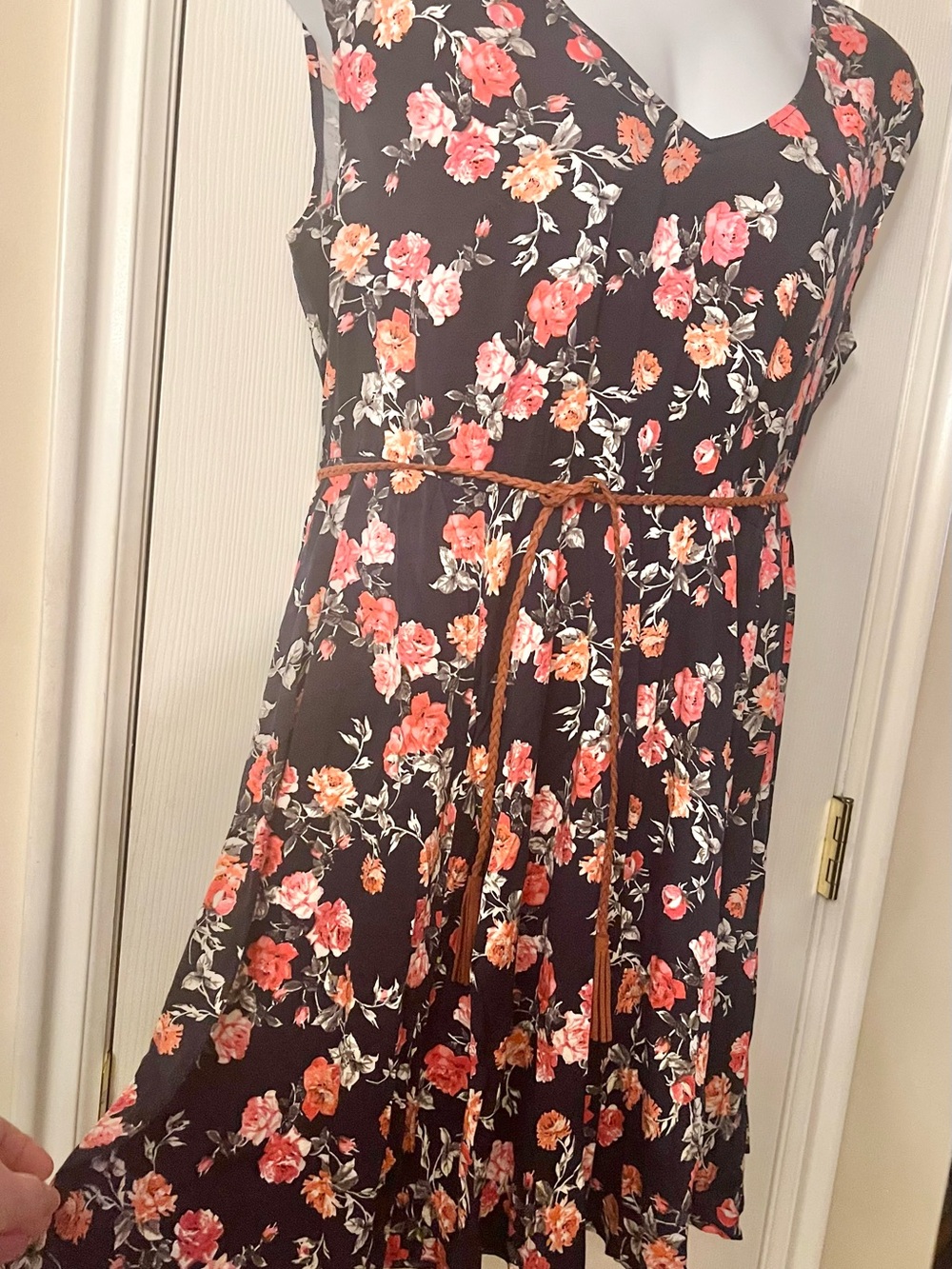 Torrid NWOT Floral V-Neck Sleeveless Dress in Navy w/Floral Print - Plus Size 1X